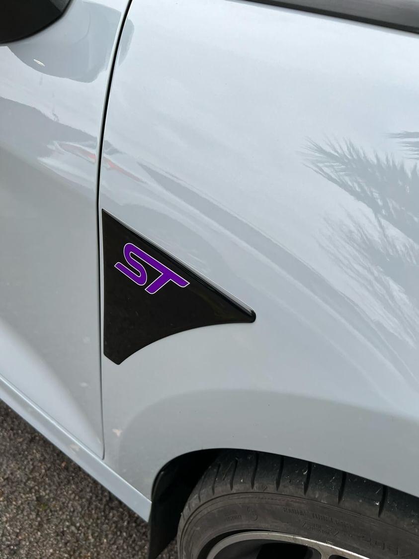 Fiesta Mk8 Wing Gels (Pair)