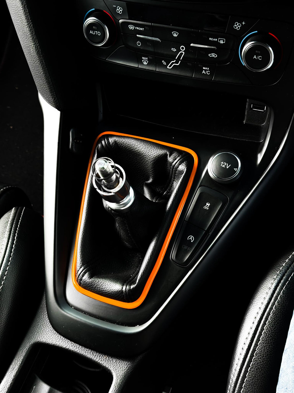 Mk3.5 Focus (Facelift only) Gear shift Gaiter Surround Gel